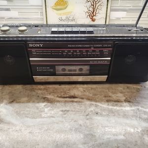 Sony CFS-210 AM/FM Cassette Player Boombox image 1 Sony CFS-210 AM/FM Cassette